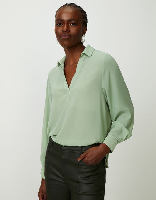 Blusa ampla meia vista verde