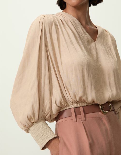 Blusa ampla textura acetinada