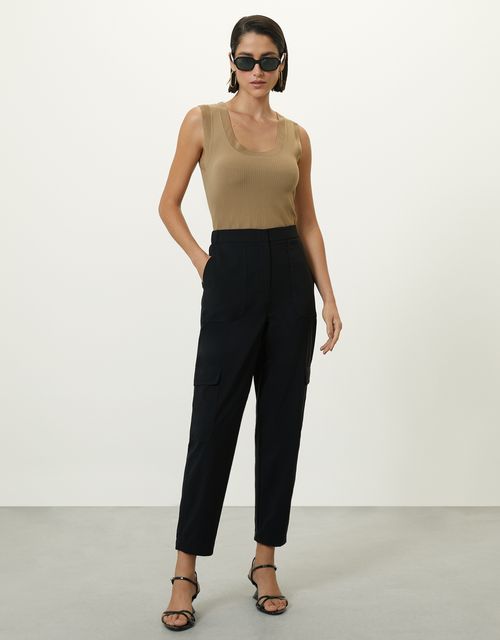 Calça baggy bolsos cargo