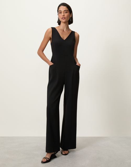Macacão alfaiatado pantalona preto