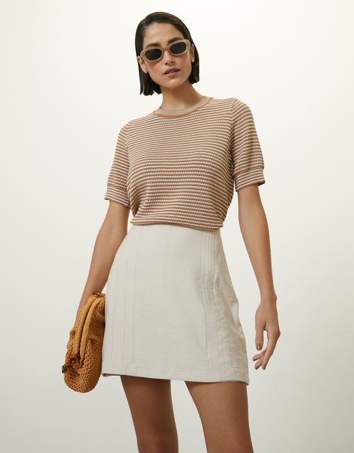 Short- saia com fenda