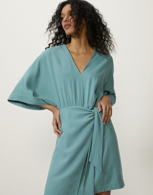 Vestido curto manga kimono