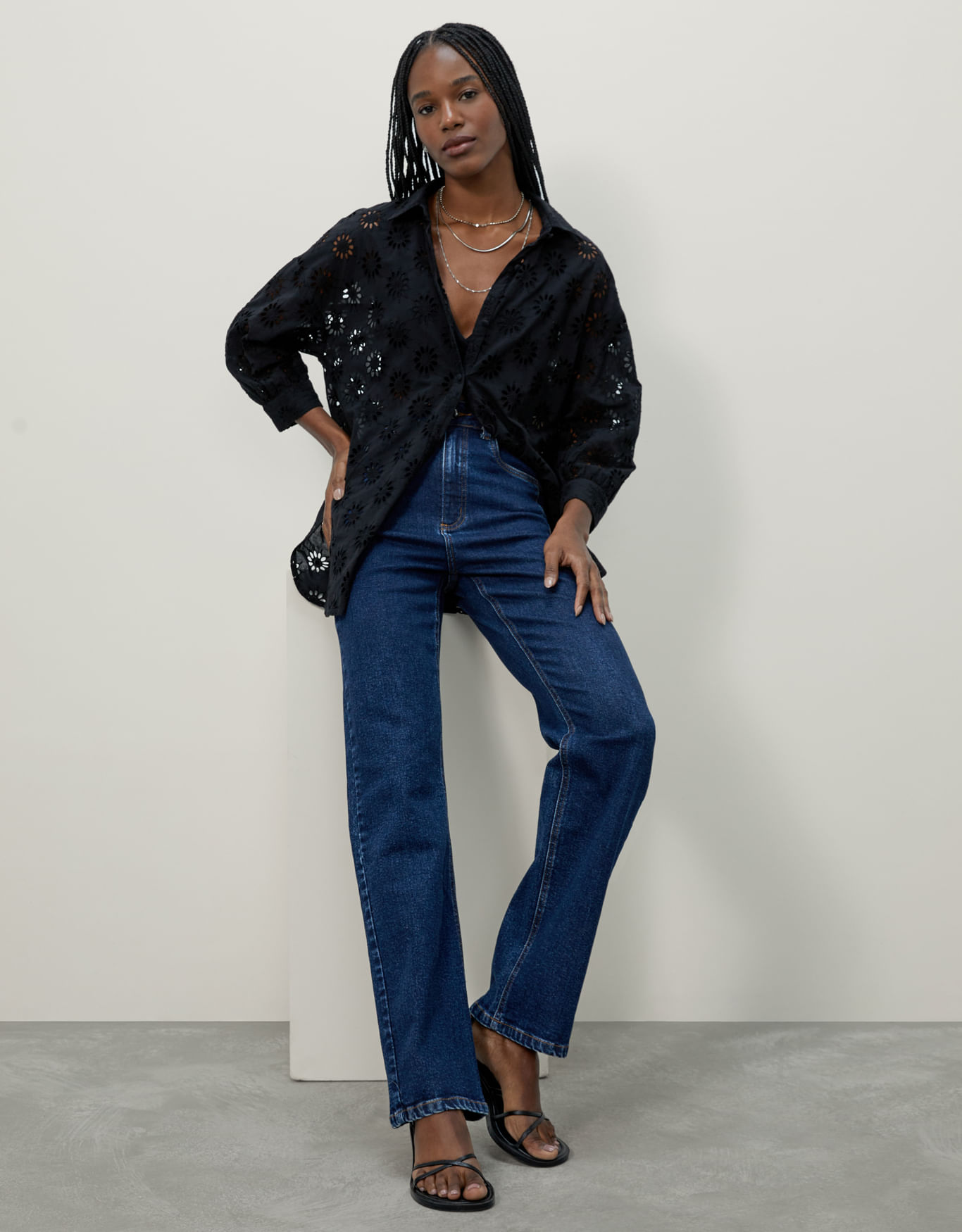 Calça jeans reta pence bolso