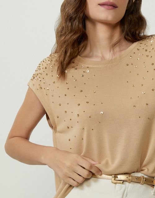 T-shirt bordado ombros
