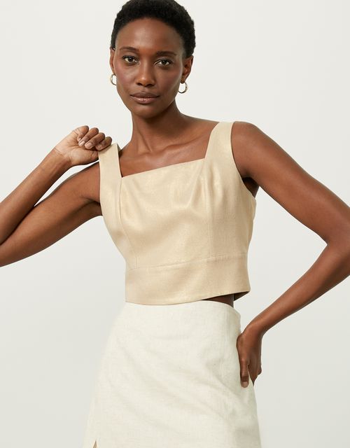 Cropped fit com aviamento na alça