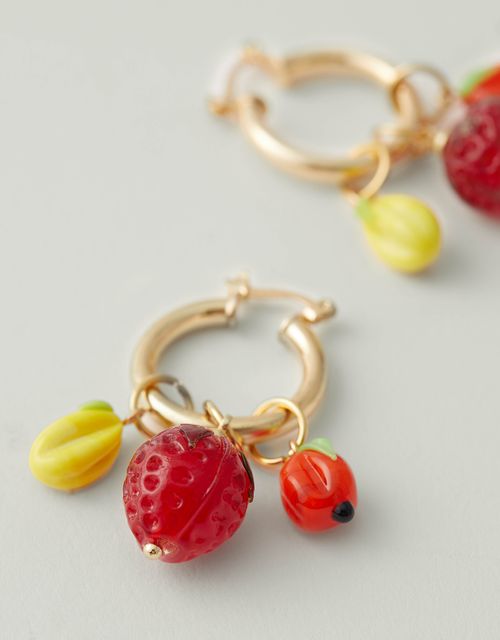 Brinco argola pingente frutas