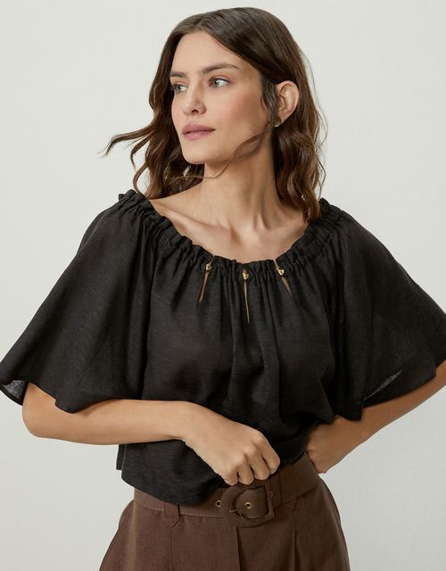 Blusa detalhe dourado