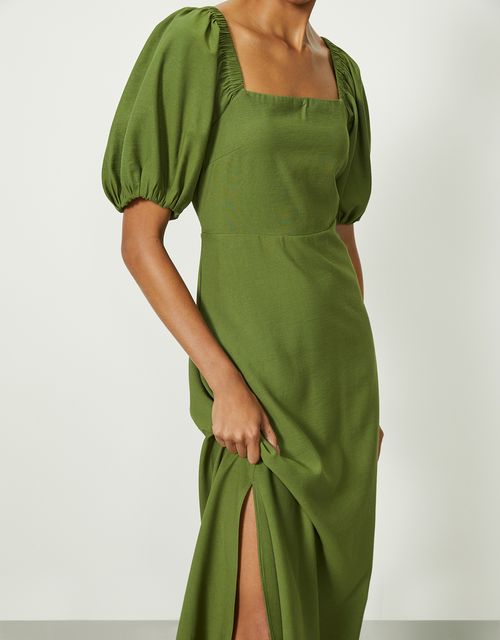 Vestido evasê com lastex