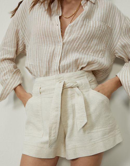 Shorts natural faixa
