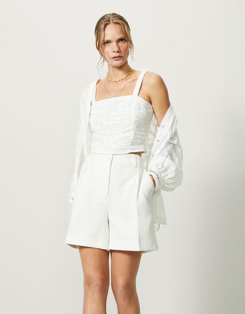 Shorts alfaiatado pregas