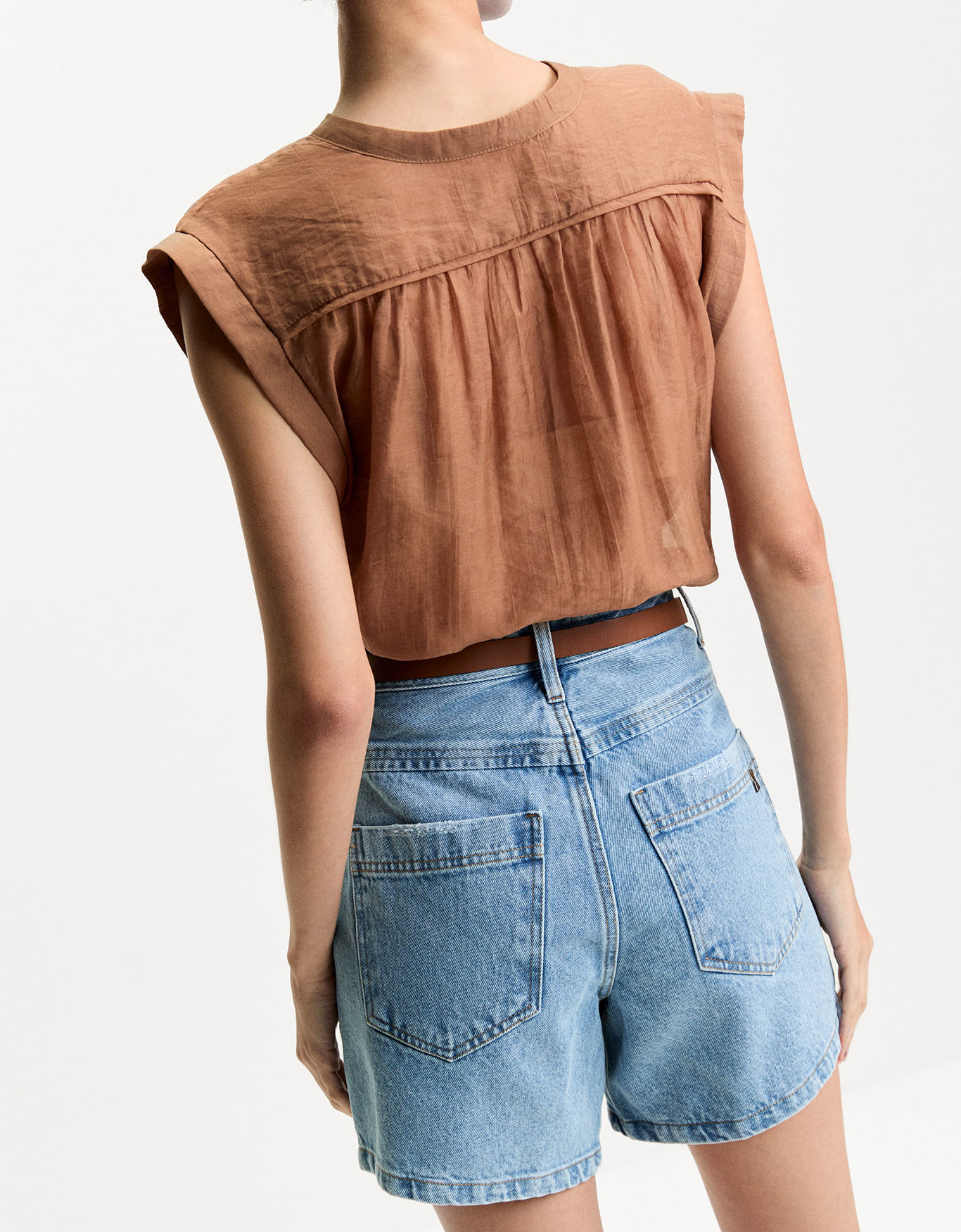 Shorts jeans cintura média