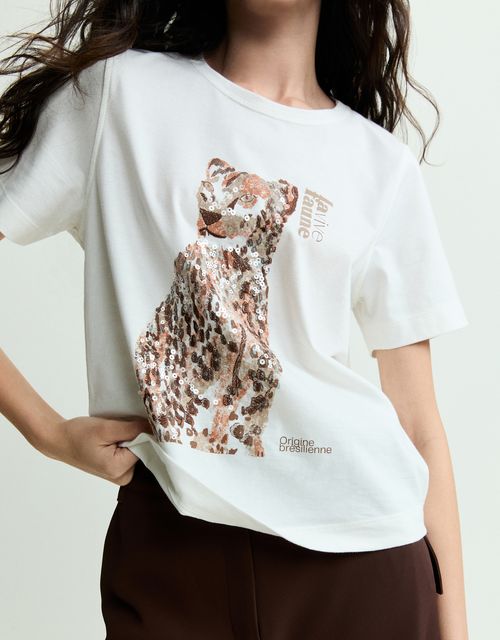 T-shirt onça cartaz paetê