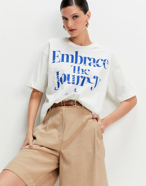 T-shirt embrace the journey