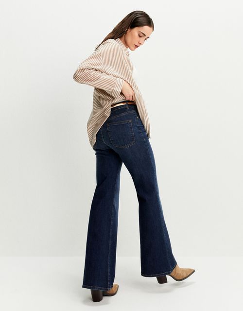 Calça jeans flare cintura alta