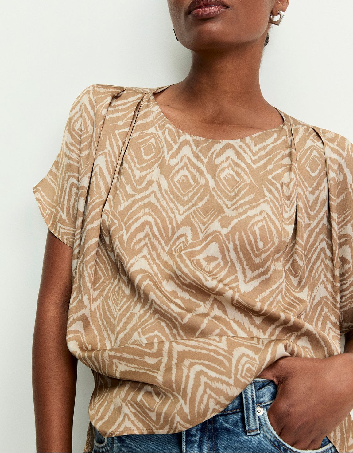 Blusa geométrico camel