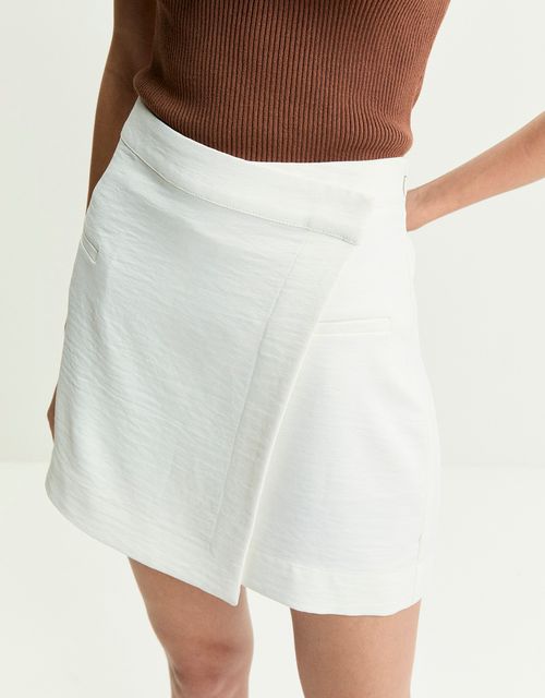 Shorts saia alfaiatado