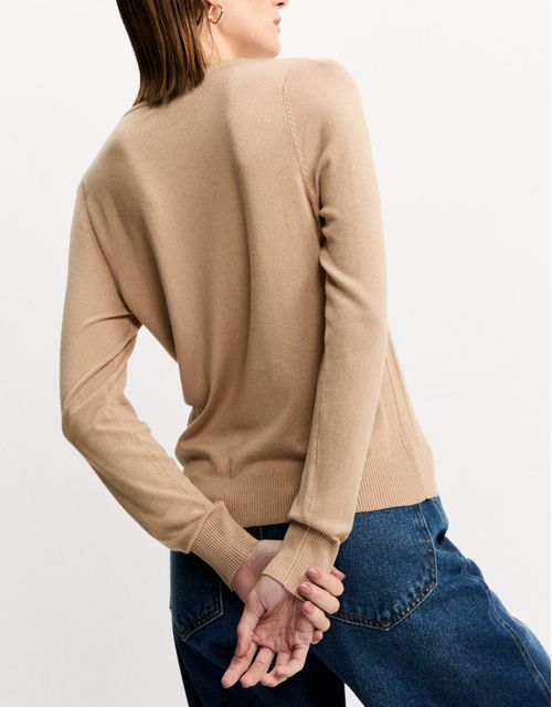 Blusa tricot básico decote v