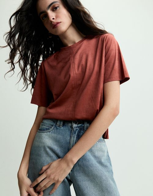 T-shirt suede decote careca