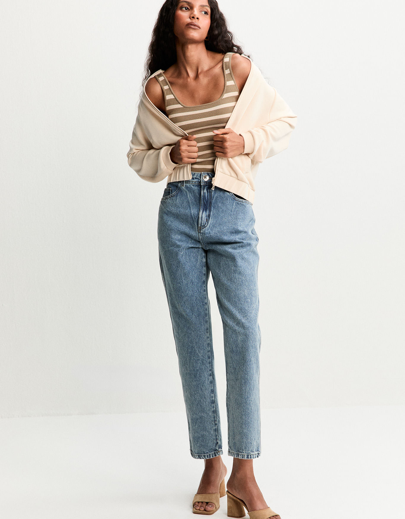 Calça jeans mom pesponto triplo