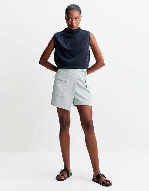 Short-saia alfaiatado