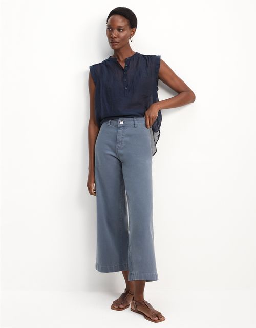Calça  sarja pantacourt