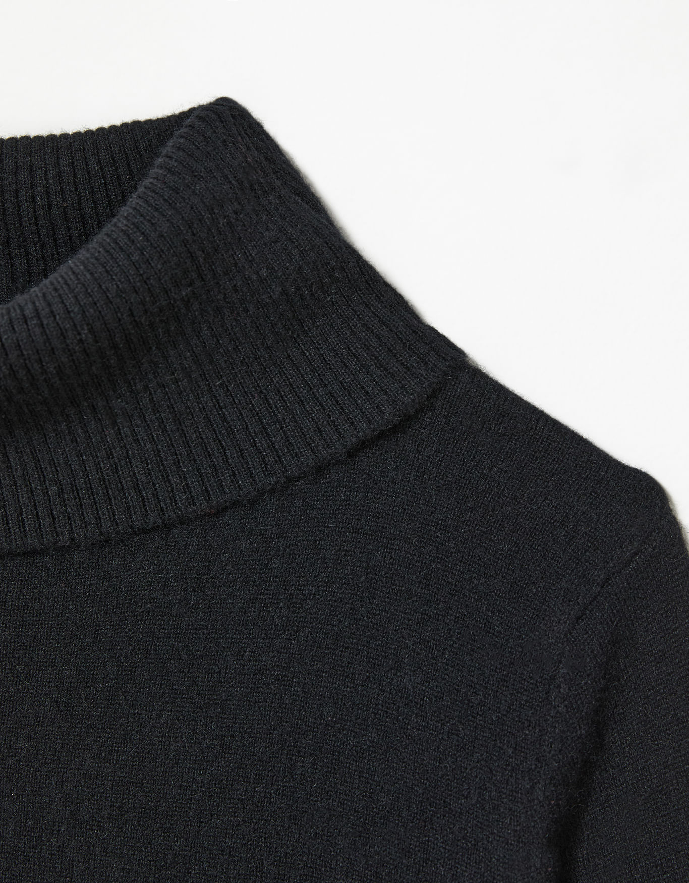 Blusa tricot cashmere gola alta