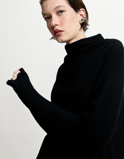 Blusa tricot gola alta