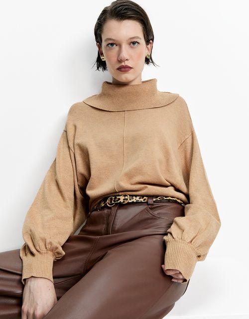 Blusa tricot detalhe friso