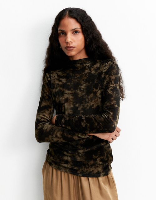 Blusa estampada veludo