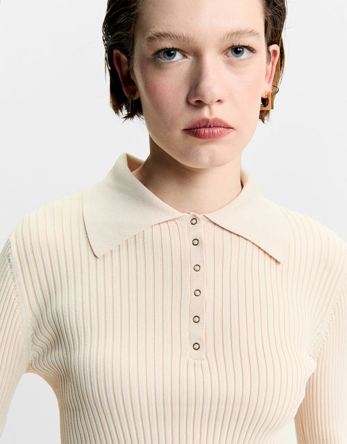 Blusa tricot canelada botões