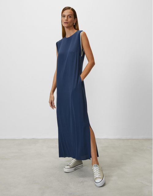 Vestido reto com retlínea