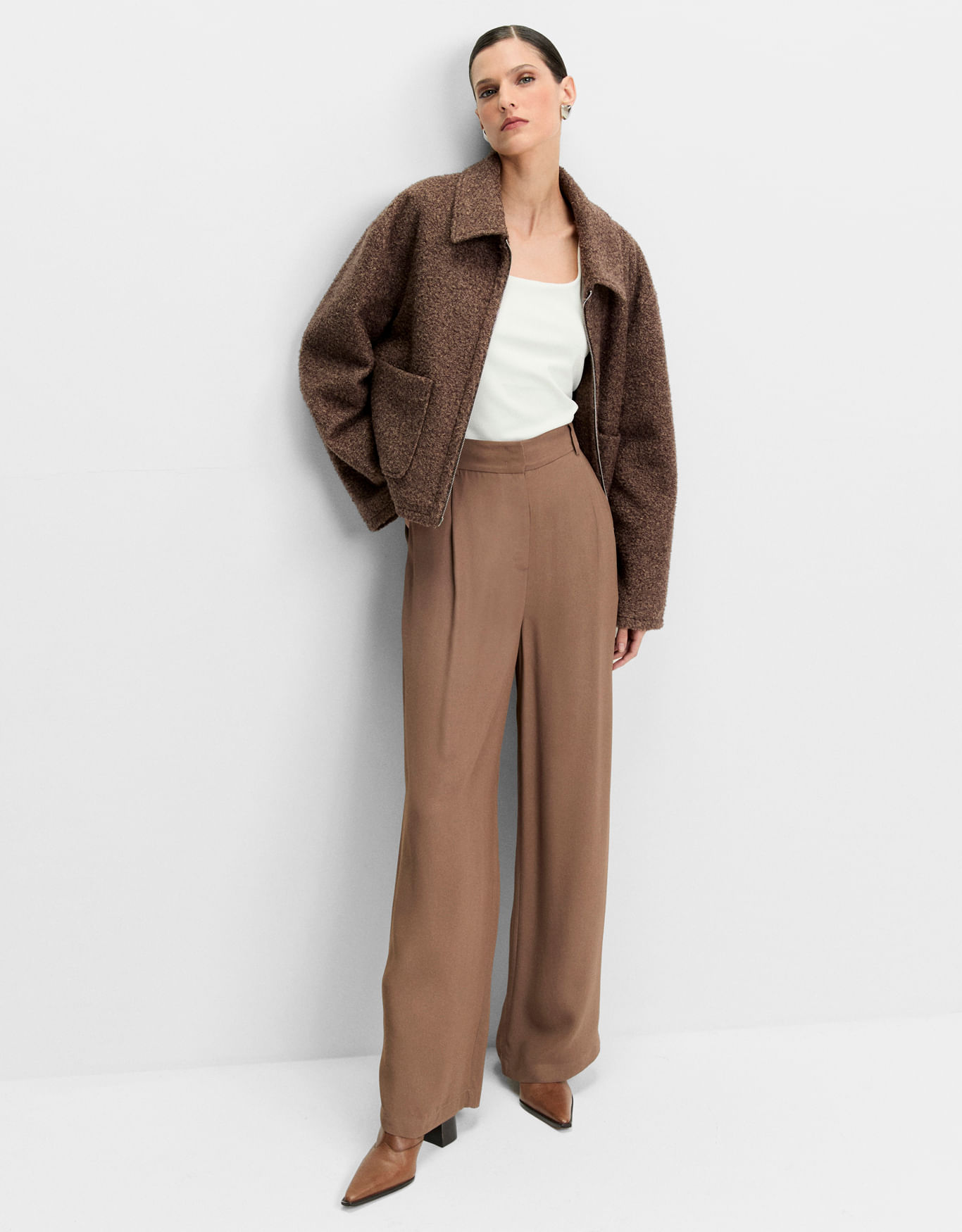 Calça alfaiatada pregas