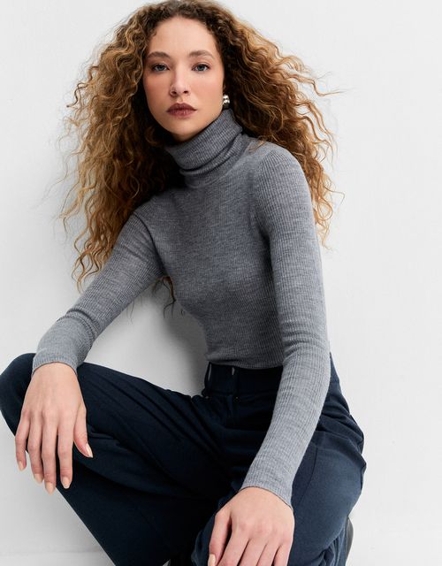 Blusa lã tricot gola alta cinza