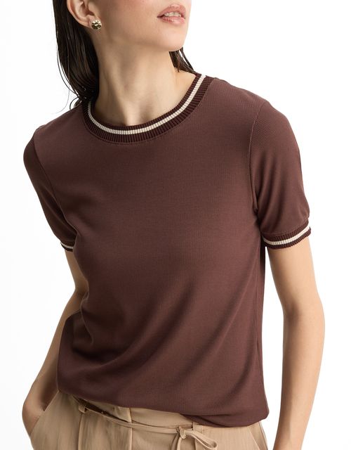 T-shirt canelada retilínea
