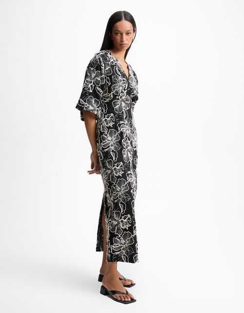 Vestido flor bordada pb