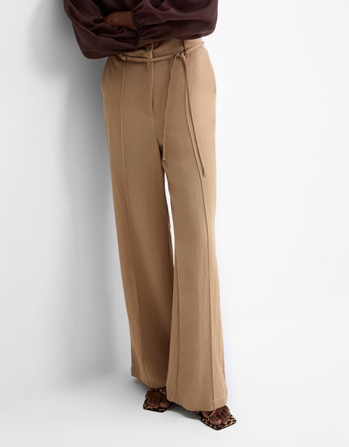 Calça reta amarração